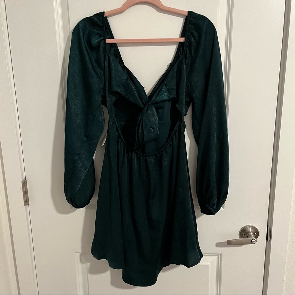 NEW Altar’d State Green Satin Holiday Dress Plus Size Medium NWT - Picture 5 of 5